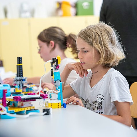 LH Mattle setzt auf Zukunftsfächer: „Tirol ist erstes MINT-Bundesland“