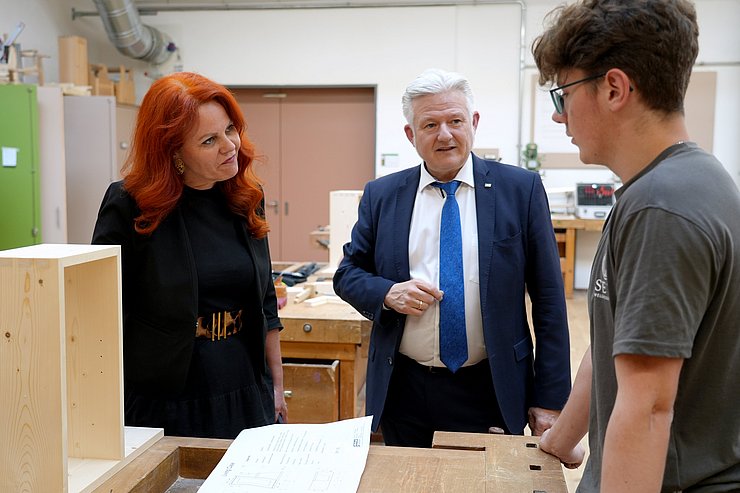 © Land Tirol/Krepper Besuch TFBS Holztechnik