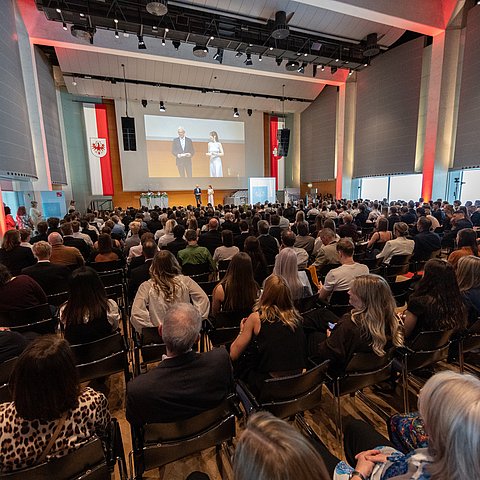 Gut gefüllter Saal zur Meisterehrung.