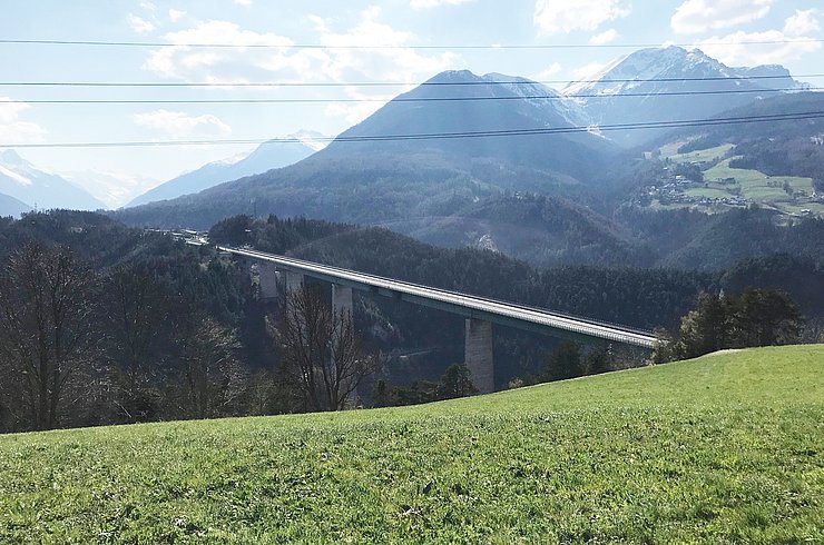 Wenig Verkehr auch auf der Europabrücke.