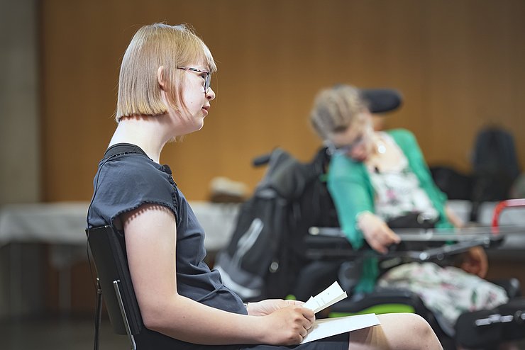Emily Bair stellte eine Frage