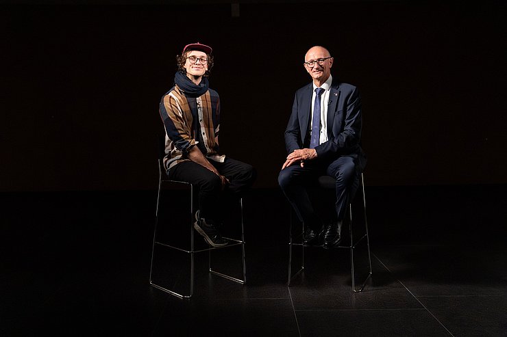 © Land Tirol/Christanell Hecher und Mattle sitzend