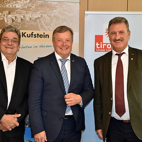 Präsentation des Zukunftspakets für das BKH Kufstein mit Primar Miller, LR Tilg und Verbandsobmann Puecher (von links).