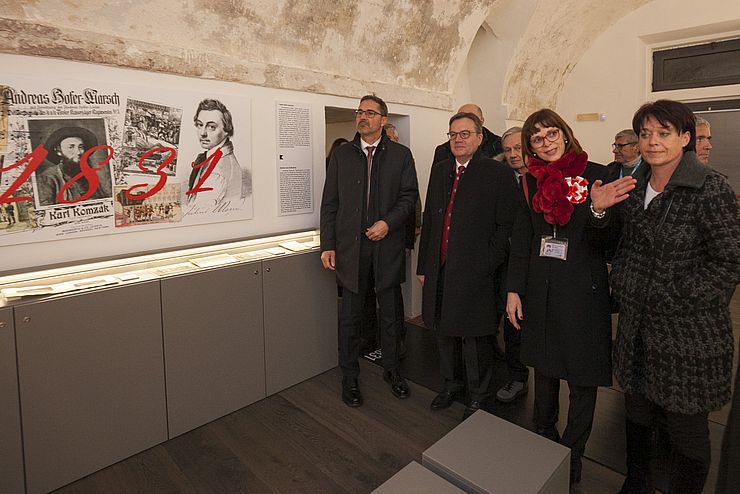 Bei der Führung durch das Museum war Landtagspräsidentin Sonja Ledl-Rossmann dabei