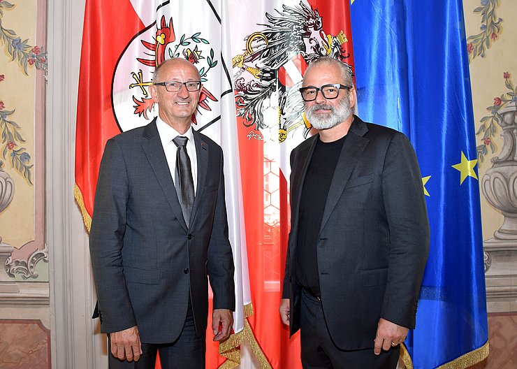 LR Anton Mattle mit Hanno Vogl-Fernheim, Präsident der Kammer der ZiviltechnikerInnen für Tirol und Vorarlberg.