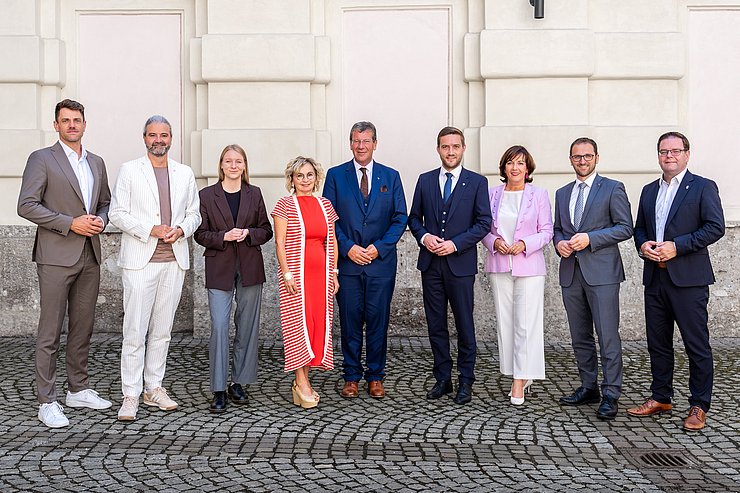 © Tiroler Landtag/Christanell Die Mitglieder der Präsidialkonferenz (v.li.): KO Gebi Mair, KO Markus Sint, KO Elisabeth Fleischanderl, VPin Elisabeth Blanik, LTP Jakob Wolf, VP Dominik Mainusch, KO Birgit Obermüller, KO Sebastian Kolland und KO Markus Abwerzger