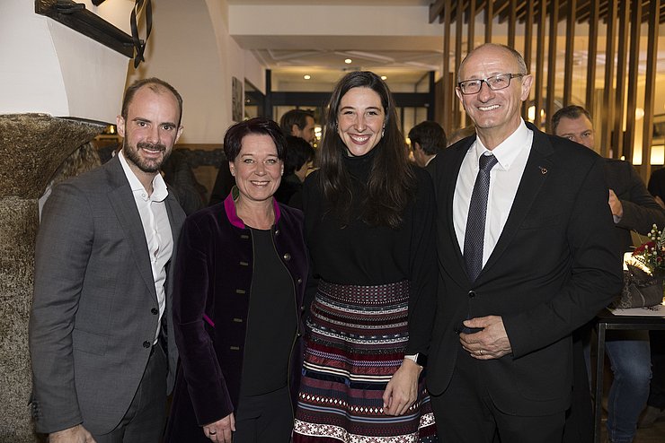 Staatssekretär Florian Tursky, Landtagspräsidentin Sonja Ledl-Rossmann, Landtagsvizepräsidentin Sophia Kircher und LH Anton Mattle. 