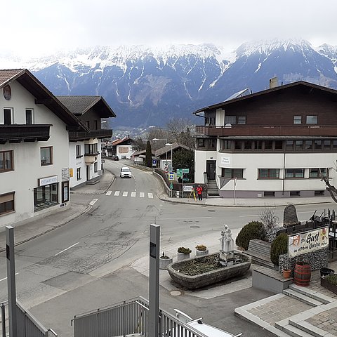 Kreuzungen im Ortszentrum von Aldrans