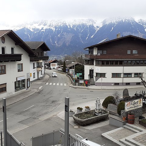 Kreuzungen im Ortszentrum von Aldrans