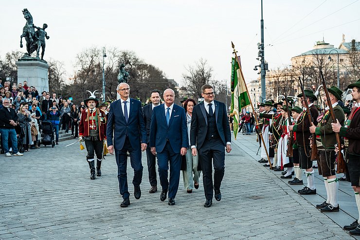 Abschreiten der Front beim LüE