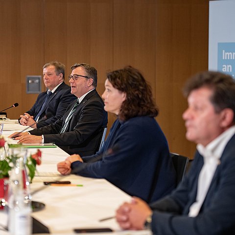 Pressekonferenz im Innsbrucker Landhaus. 