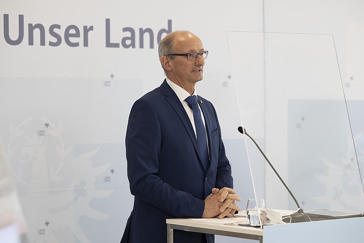 LR Mattle bei der Pressekonferenz