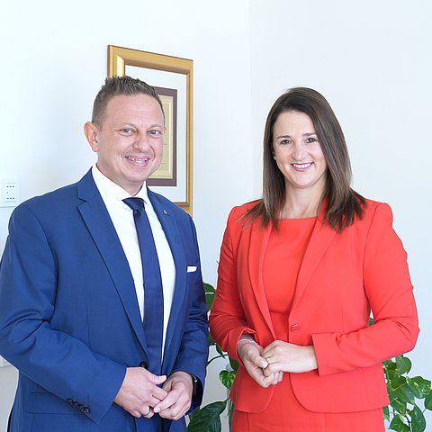 LRin Mair begrüßte Tirols neuen Fachkräftekoordinator