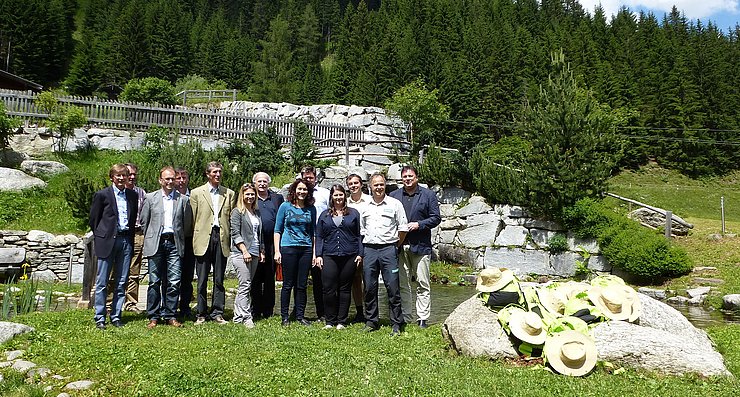Am 10. Juli 2013 leitete LHStvin Felipe erstmals eine Sitzung des Tiroler Nationalparkkuratoriums: vorne vlnr: Klaus Unterweger, Martin Mayerl, Friedl Schneeberger, Daria Sprenger, LHStvin Ingrid Felipe, Olga Reisner, Hermann Stotter hinten vlnr: Roman Kollnig, Hubert Jesacher, Peter Hasslacher, Johannes Ehrenfeldner, Andreas Pfurner, Andreas Köll.