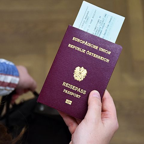 Vergessen Sie nicht, rechtzeitig ein neues Reisedokument zu beantragen.