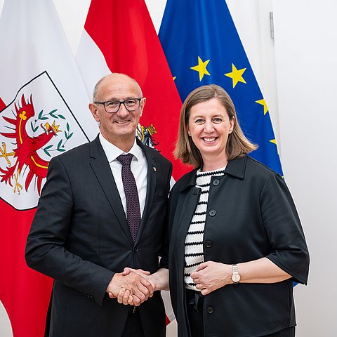 � Land Tirol/Fitsch Bergauf für Österreich: Finanzbildung als Tiroler Initiative bei der LH-Konferenz