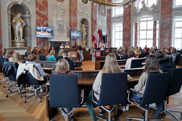 © Tiroler Landtag/Oswald Schulklassen im Landtag - herzlich willkommen!