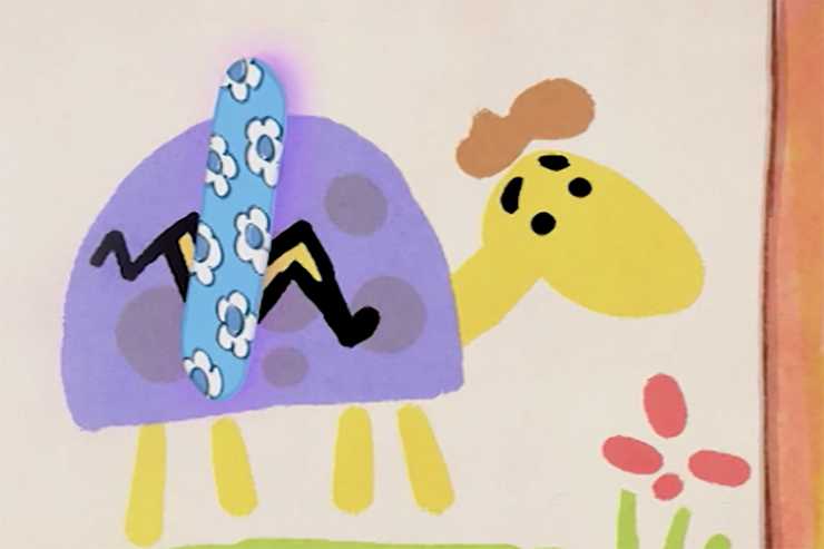 Eine kleine gezeichnete Schildkröte trägt ein Blumenpflaster auf dem gebrochenen Panzer.