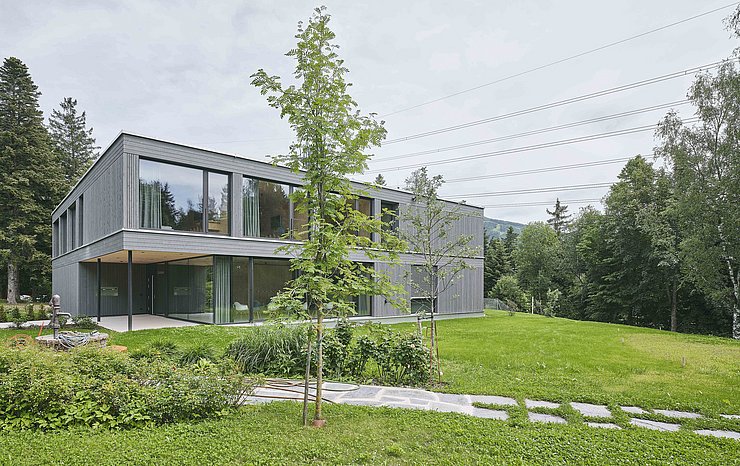 Außenansicht des neuen Gästehauses am TBI Grillhof