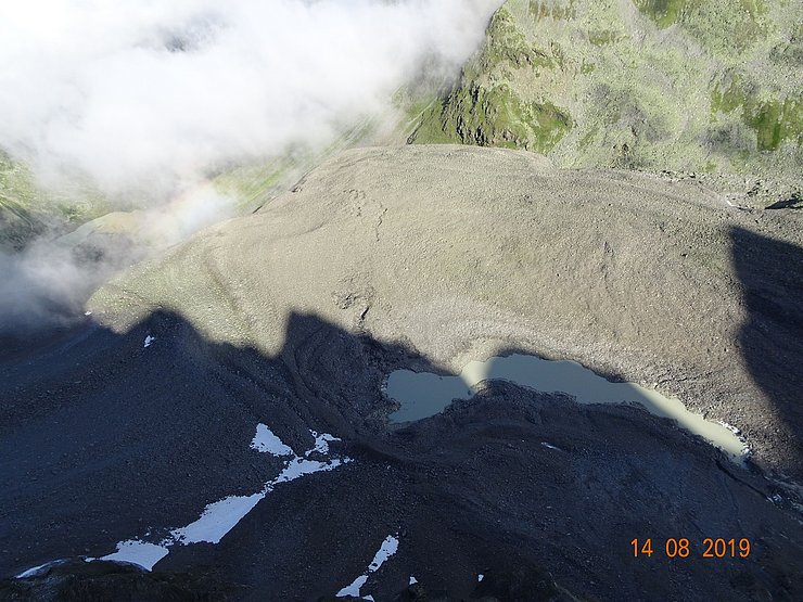 Auf dem Blockgletscher entstand heuer ein See, der spontan ausgebrochen ist.