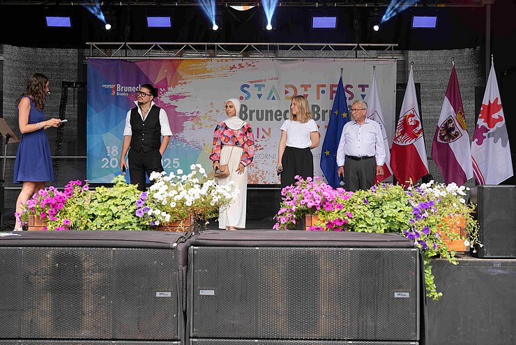 Bühne