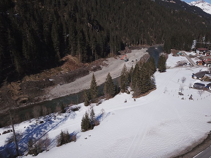 Aufweitungsfläche unterhalb der Stockacher Lechbrücke !