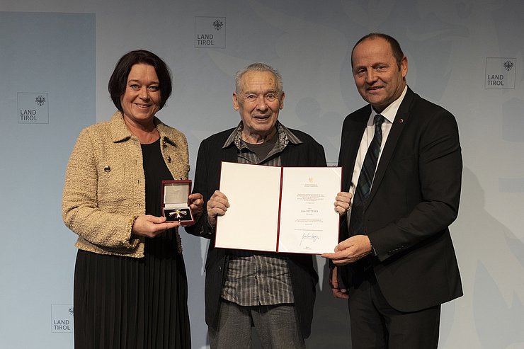 Der bekannte Tiroler Schriftsteller Felix Mitterer erhielt das Österreichische Ehrenkreuz für Wissenschaft und Kunst I. Klasse.