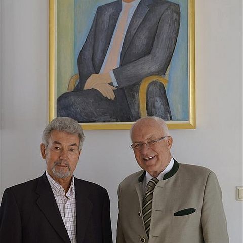 Prof. Walter Nagl und LTP van Staa vor dem neuen Porträt