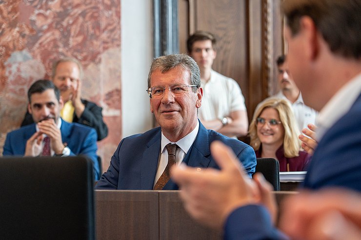 © Tiroler Landtag/Oswald Jakob Wolf bei der Verkündigung des Wahlergebnisses.