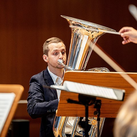Nandor Vinzce aus Ungarn erhielt den 1. Preis in der Kategorie Tuba.
