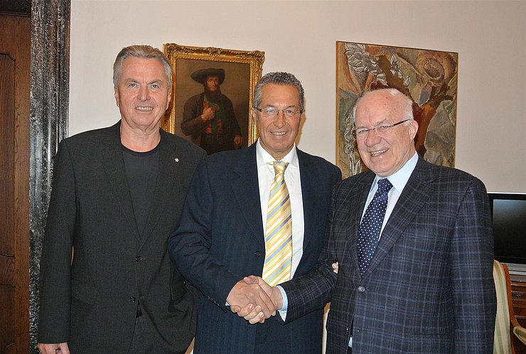 v.l. KO Rudi Federspiel, Präsident der Provinz Verona Antonio Pastorello, Landtagspräsident Herwig van Staa