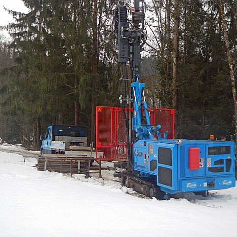 Die Grundwassersituation darf sich durch den geplanten Hochwasseschutz nicht verschlechtern. Kernbohrungen wie hier in Itter geben Aufschluss.