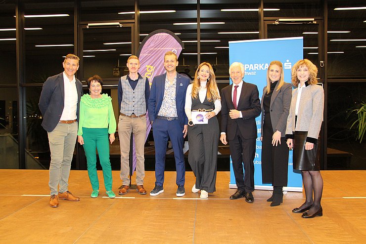 Eine Gruppe Erwachsener