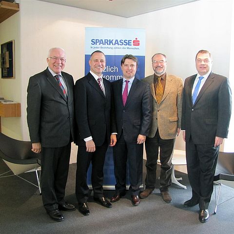 v.l. LTP van Staa, Minister Samak, Minister Ivanovski, Botschafter Filipov, Vorstandsvorsitzender der Tiroler Sparkasse Unterdorfer